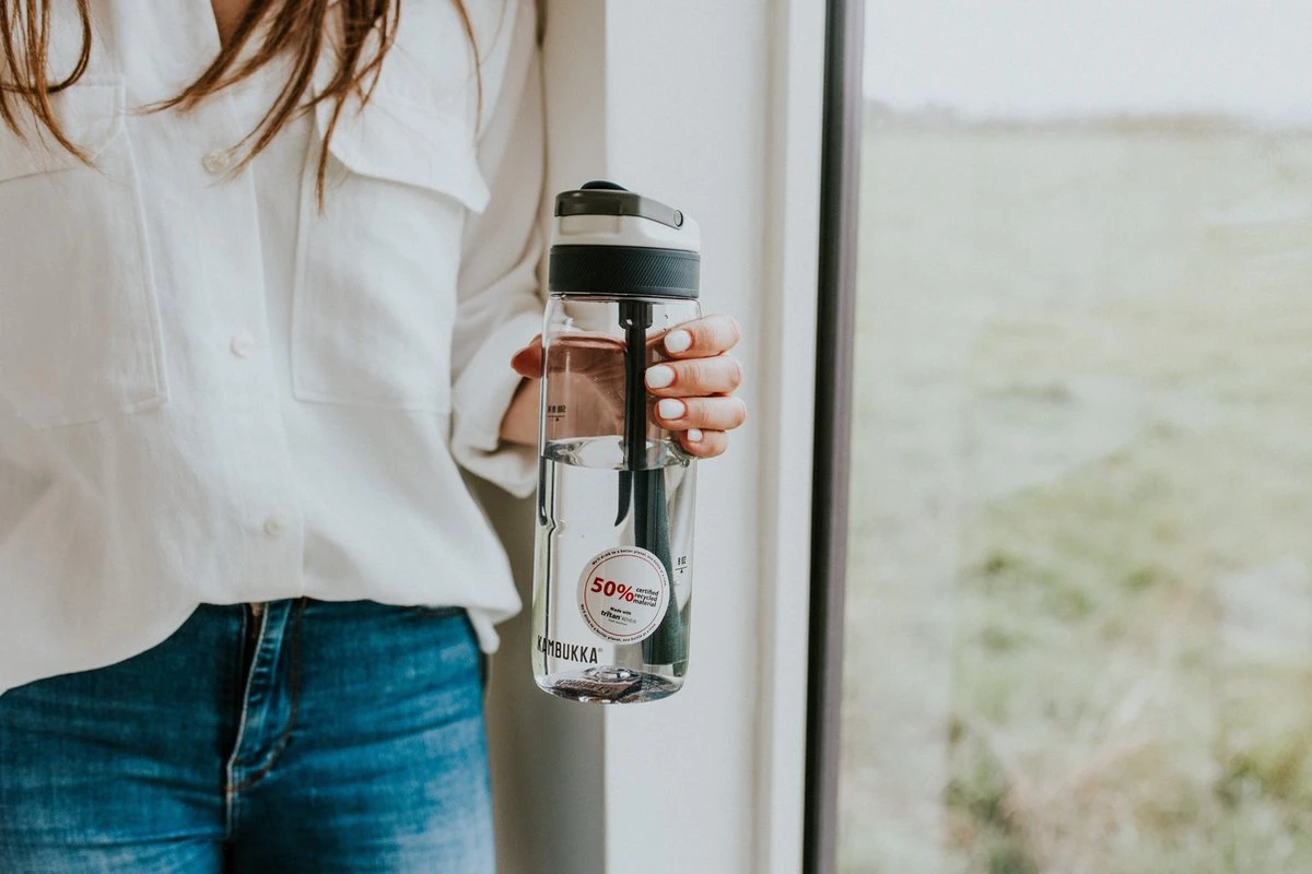 Kambukka Lagoon Drinkfles 750ml - Clear Met Geïntegreerd Rietje 11 Kambukka Lagoon Drinkfles 750ml - Clear Met Geïntegreerd Rietje - Afbeelding 11