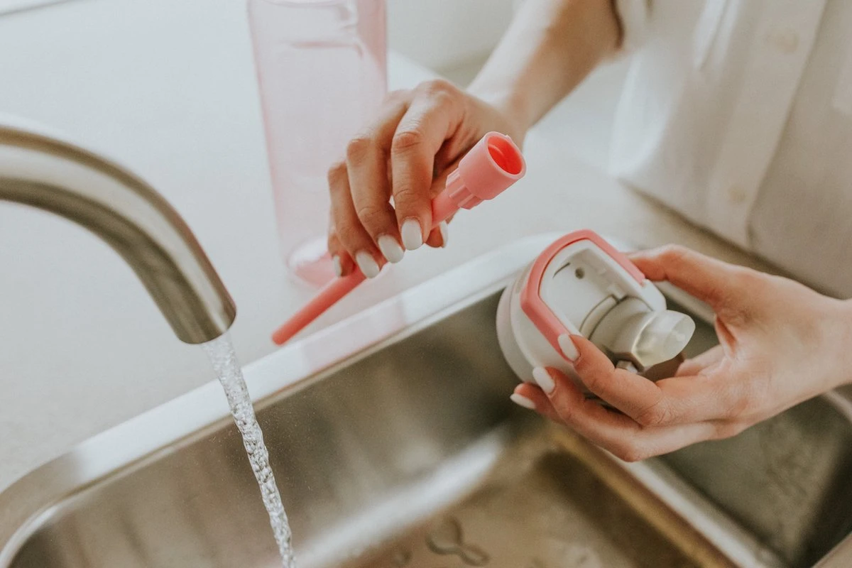 Kambukka Lagoon Drinkfles 750ml - Rose Lemonade Met Geïntegreerd Rietje 2 Kambukka Lagoon Drinkfles 750ml - Rose Lemonade Met Geïntegreerd Rietje - Afbeelding 2