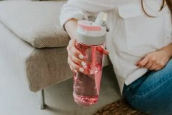 Kambukka Lagoon Drinkfles 750ml - Rose Lemonade Met Geïntegreerd Rietje 23 Kambukka Lagoon Drinkfles 750ml - Rose Lemonade Met Geïntegreerd Rietje -Outdoor Camping Winkel 1200x800 52