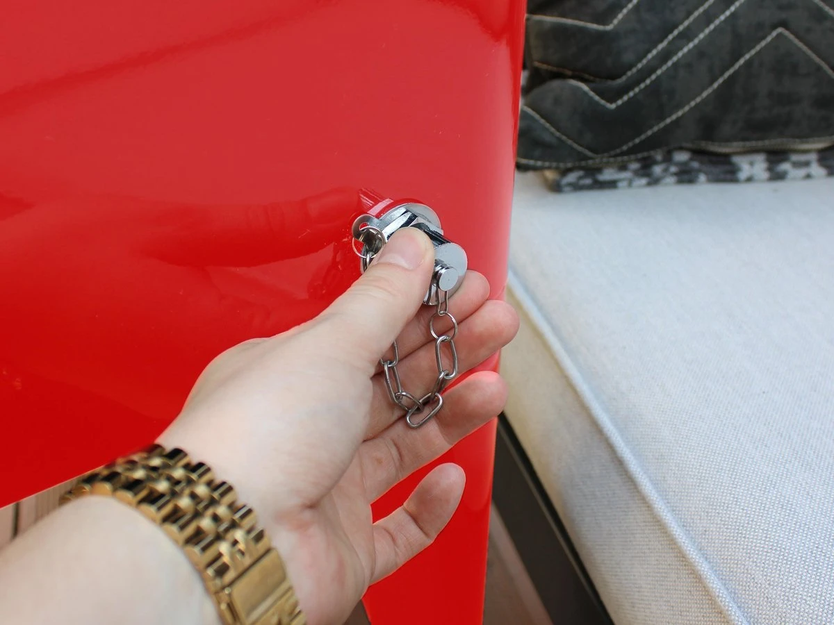 AXI Retro Cooler Rood - Koeler Met Wielen - 76L Inhoud - Koelbox Met Aftapkraan 4 AXI Retro Cooler Rood - Koeler Met Wielen - 76L Inhoud - Koelbox Met Aftapkraan - Afbeelding 4