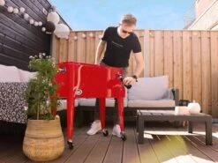 AXI Retro Cooler Rood - Koeler Met Wielen - 76L Inhoud - Koelbox Met Aftapkraan 32 AXI Retro Cooler Rood - Koeler Met Wielen - 76L Inhoud - Koelbox Met Aftapkraan -Outdoor Camping Winkel 1200x900 7